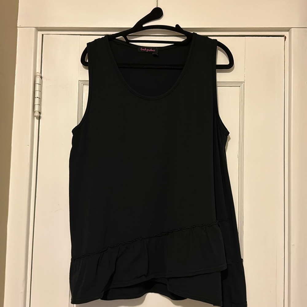 Women’s large black cute summer tee